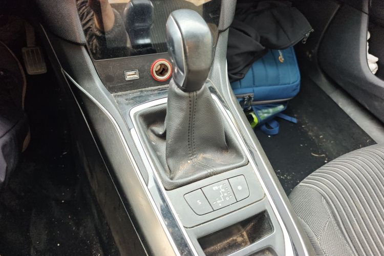 标致408 2016款 1.6T 自动豪华版中控内饰18