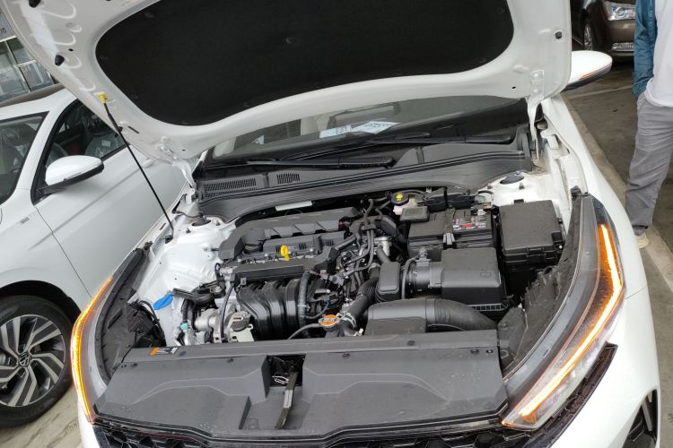 起亚K3 2024款 1.5L CVT豪华智享版机舱底盘24