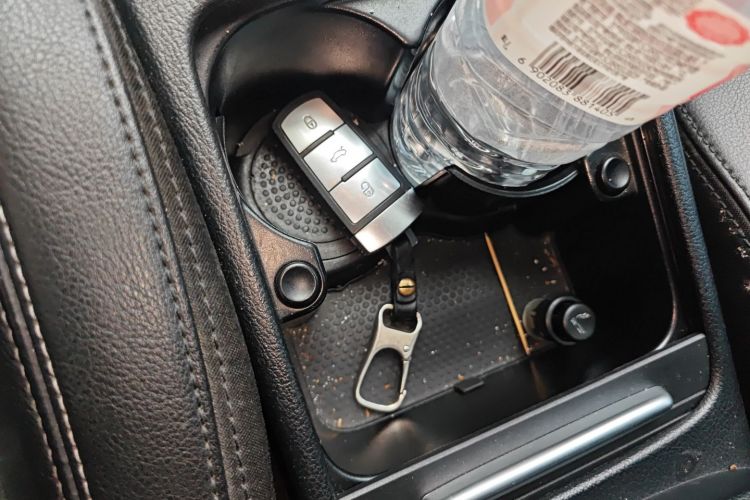 一汽-大众CC 2015款 1.8TSI 豪华型中控内饰7001