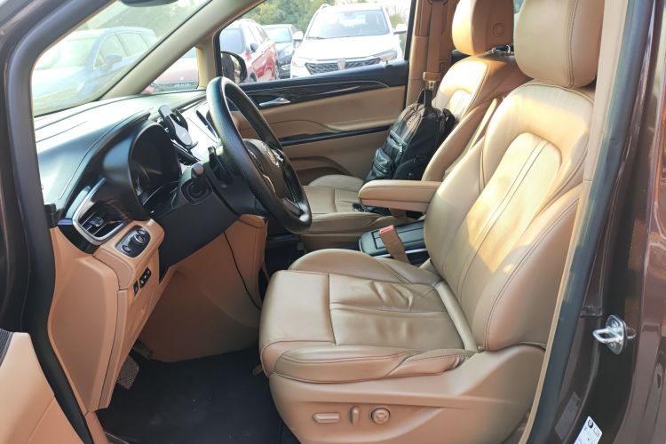 别克GL8 2017款 ES 28T 旗舰型 国V中控内饰19