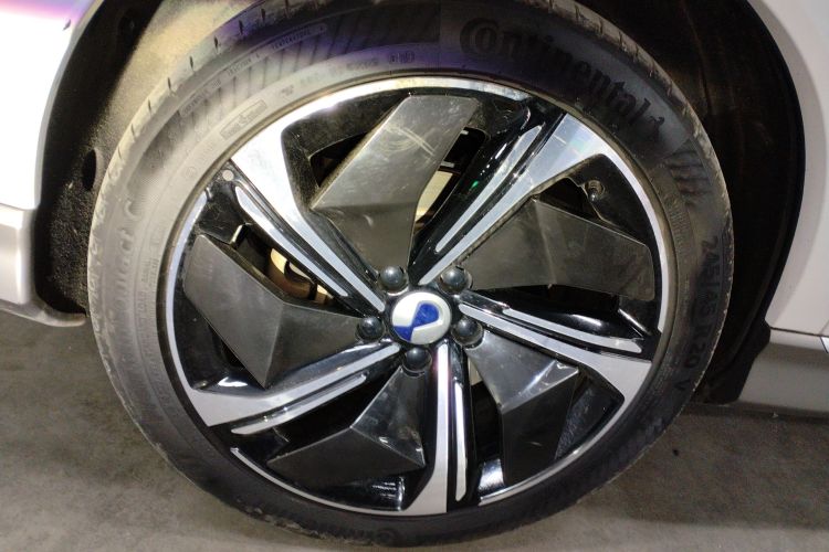 腾势N7 2023款 长续航性能版车身外观6008