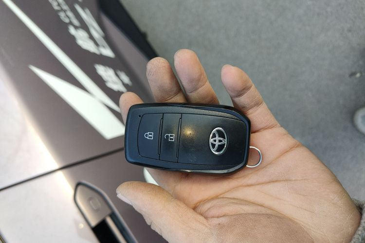 丰田bZ3 2023款 616km 长续航Premium中控内饰11