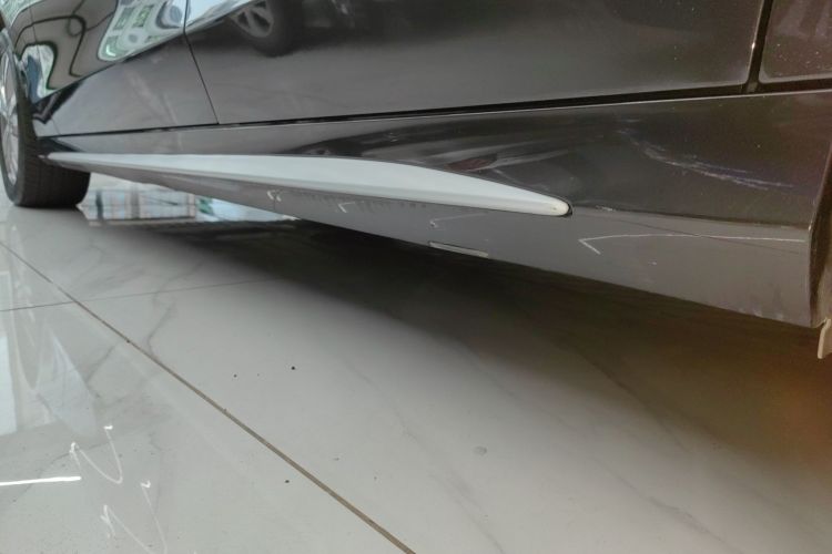 奔驰C级 2021款 C 200 L 时尚型运动版局部细节9002