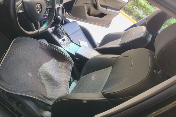 斯柯达 速派 2019款 改款 TSI330 DSG舒适版局部细节19