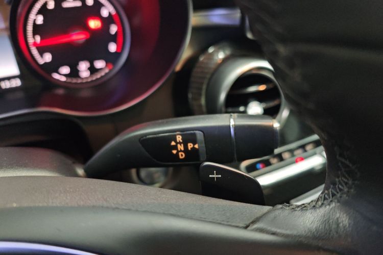 奔驰GLC 2017款 GLC 200 4MATIC中控内饰18