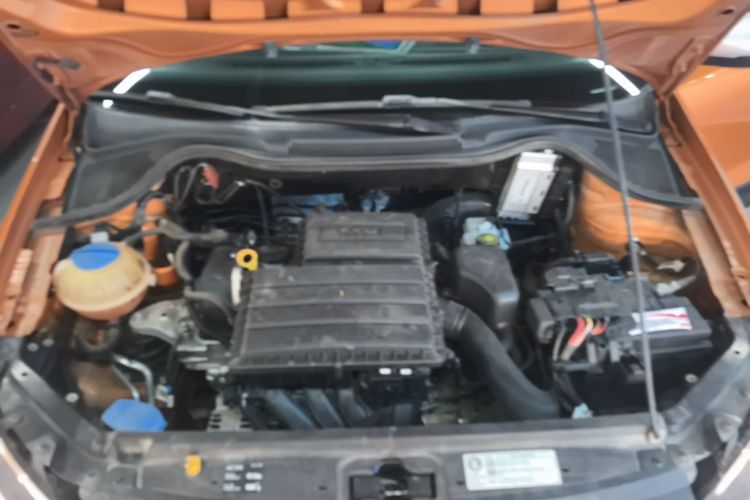 大众 2016款 1.6L Cross Polo 自动机舱底盘24