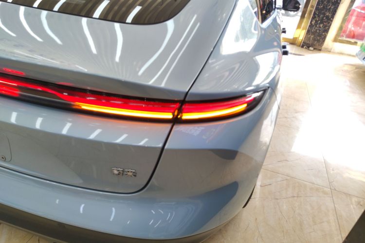 蔚来ET5 2024款 75kWh车身外观9