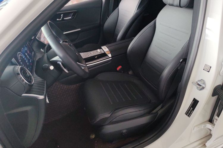 奔驰C级 2023款 改款 C 200 L 运动版中控内饰19