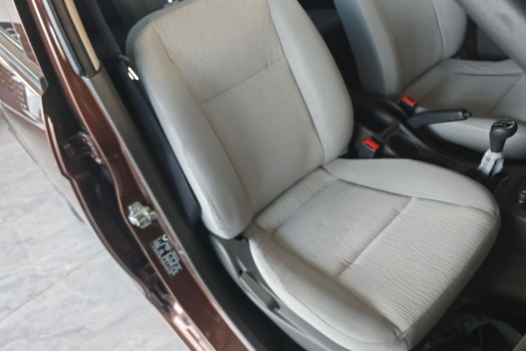 五菱汽车 五菱宏光 2015款 1.2L S 基本型国IV局部细节41