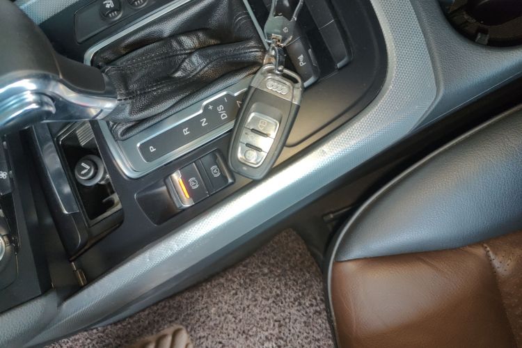 奥迪Q5 2016款 40 TFSI 技术型中控内饰7001