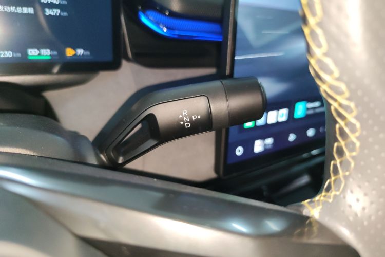 领克08 EM-P 2025款 220km 四驱性能Halo局部细节18