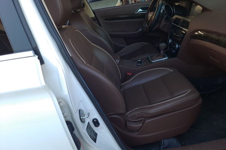 猎豹汽车 猎豹CS10 2017款 1.5T CVT尊贵型局部细节41