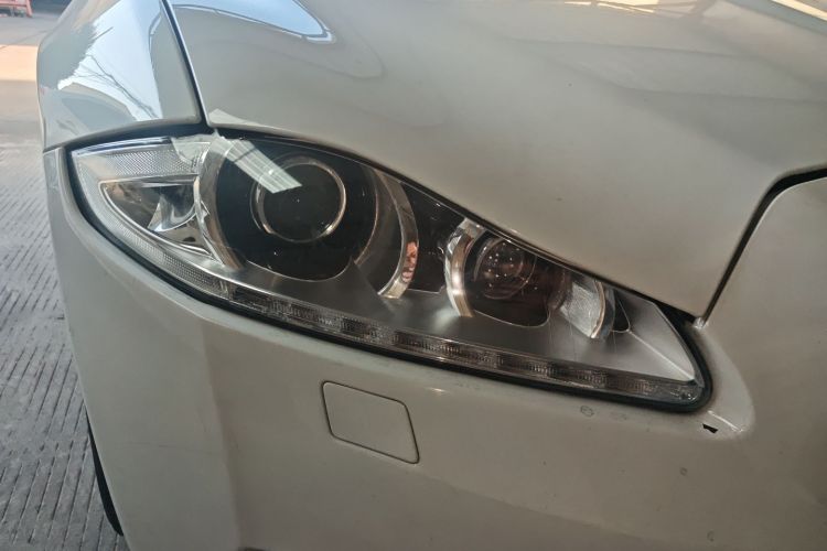 捷豹XJ 2014款 XJL 2.0T 两驱典雅商务版车身外观8