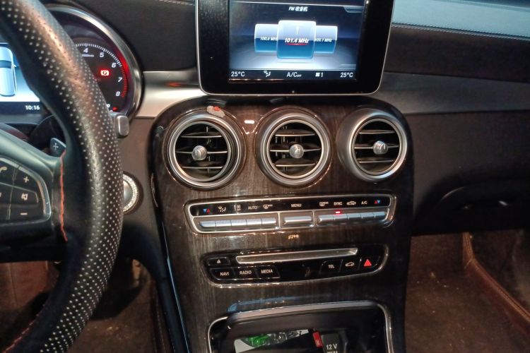 奔驰GLC 2019款 GLC 260 L 4MATIC 动感型中控内饰16
