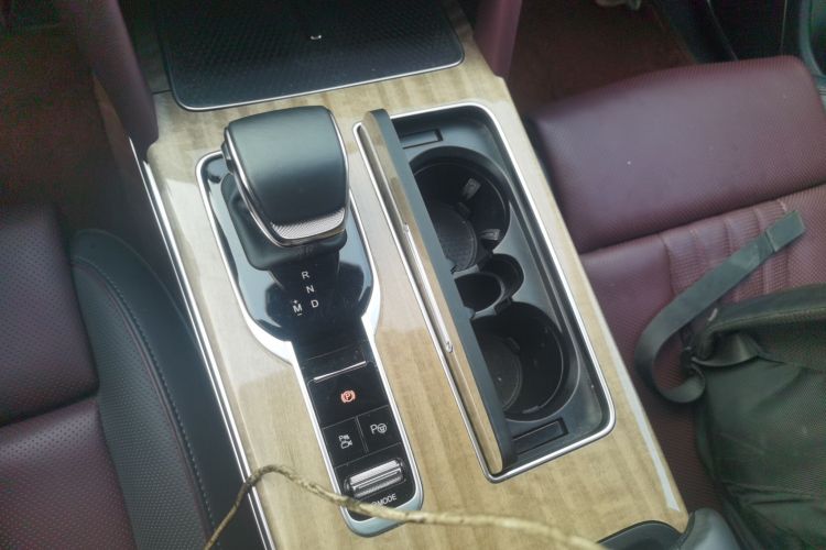 红旗HS7 2023款 2.0T 自动四驱旗畅版 六座局部细节18