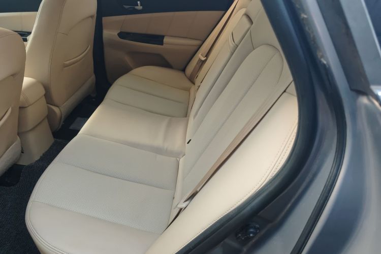 长安 逸动 2015款 1.6L 自动豪华型中控内饰21