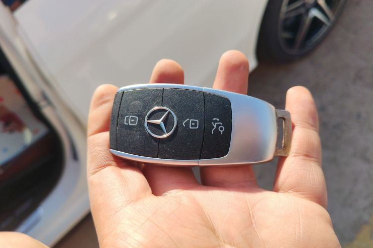 奔驰C级 2019款 C 260 运动版 4MATIC中控内饰11