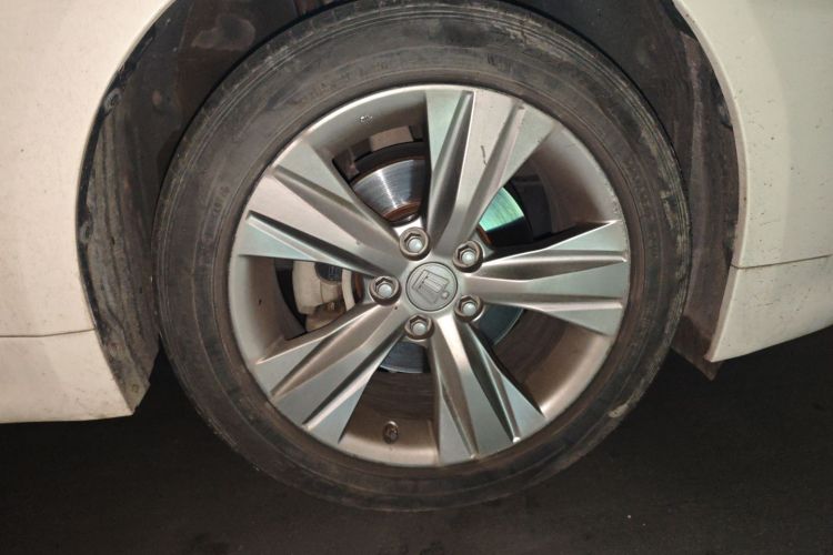 丰田 皇冠 2015款 2.5L 智享版车身外观10