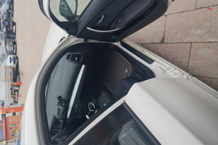 宝马1系(进口) 2008款 120i 自动挡局部细节9005