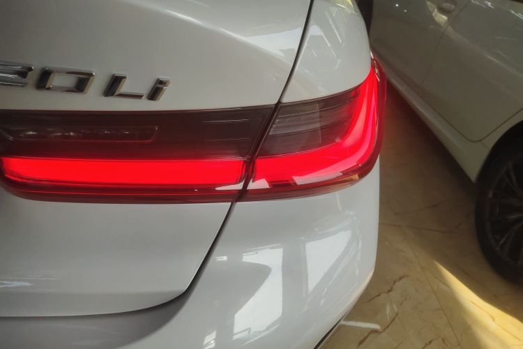 宝马3系 2023款 320Li M运动套装车身外观9