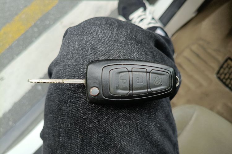 福特 福克斯 2012款 三厢 1.6L 自动舒适型中控内饰7001