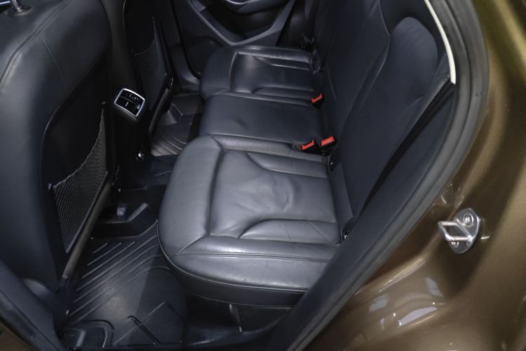 奥迪Q3 2017款 30 TFSI 风尚型中控内饰7004