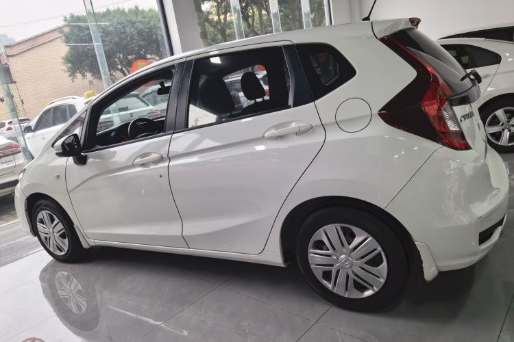 本田 飞度 2018款 1.5L CVT舒适版车身外观4