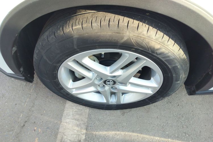 丰田C-HR 2022款 2.0L 舒适版车身外观6007