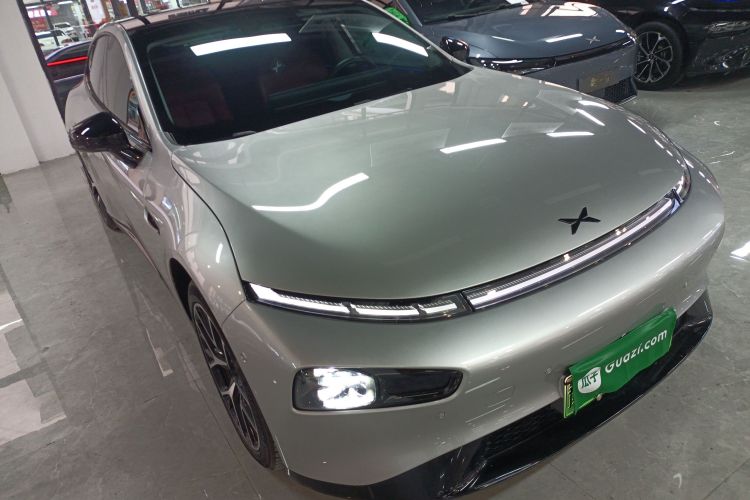 小鹏P7 2023款 P7i 610 Max 性能版车身外观3