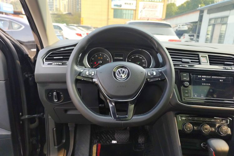 大众 途观L 2018款 改款 330TSI 自动两驱豪华版局部细节13