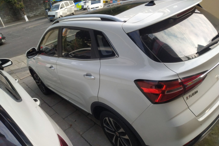 荣威RX3 2020款 1.6L CVT 4G互联超爽精英版车身外观4