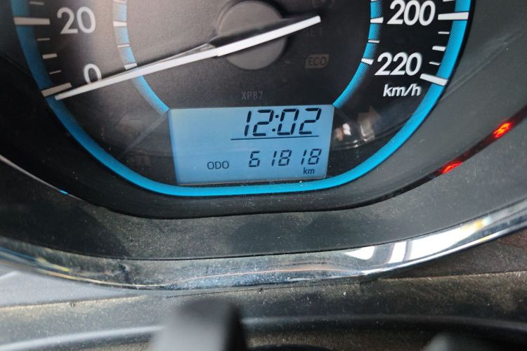 丰田 威驰 2014款 1.5L 手动智臻版中控内饰15