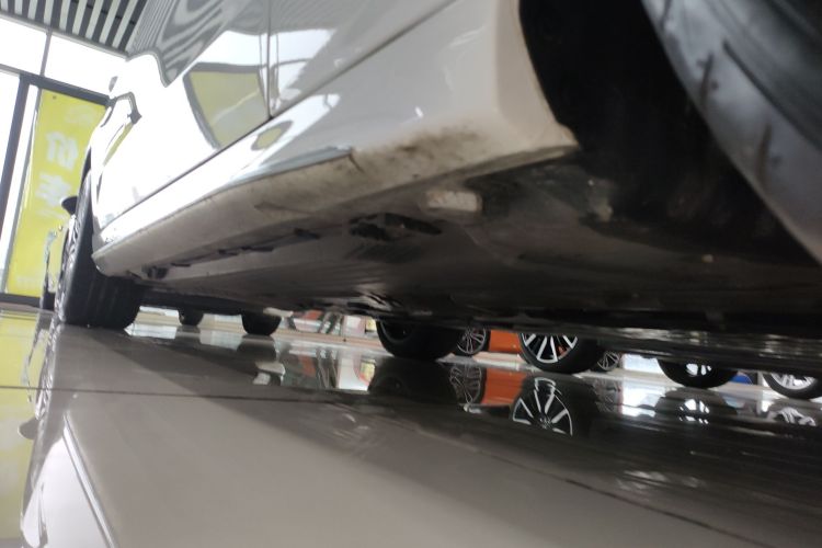 奔驰C级 2025款 C 260 L 运动版局部细节9001