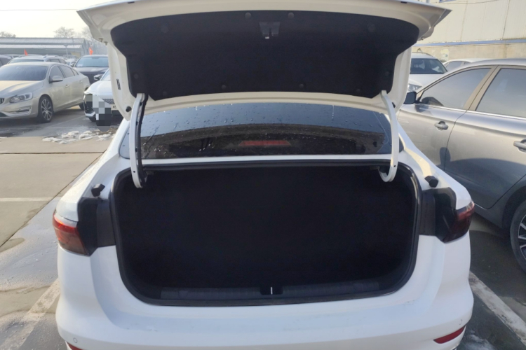 吉利汽车 帝豪 2022款 第4代 1.5L CVT精英型机舱底盘23