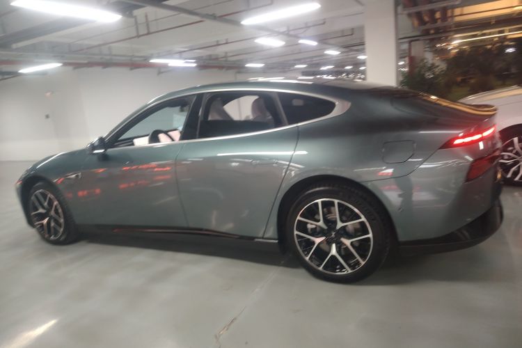 小鹏P7 2023款 P7i 702 Pro车身外观6003