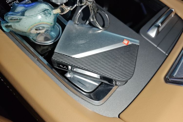 领克09 EM-P 2023款 2.0TD EM-P 四驱亚运行政版 五座中控内饰11