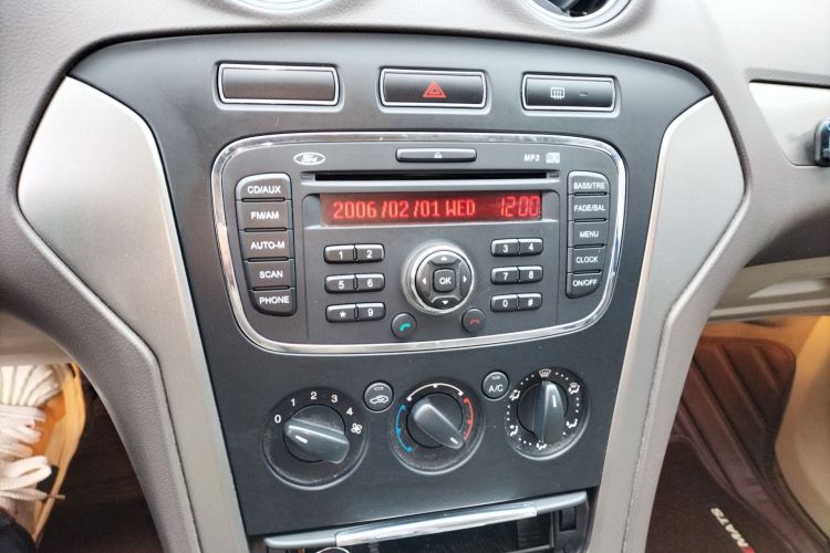 福特 致胜 2013款 2.3L 时尚型中控内饰16