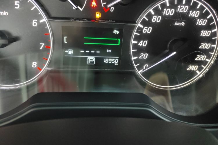 日产 骐达TIIDA 2021款 1.6L CVT酷动版中控内饰15