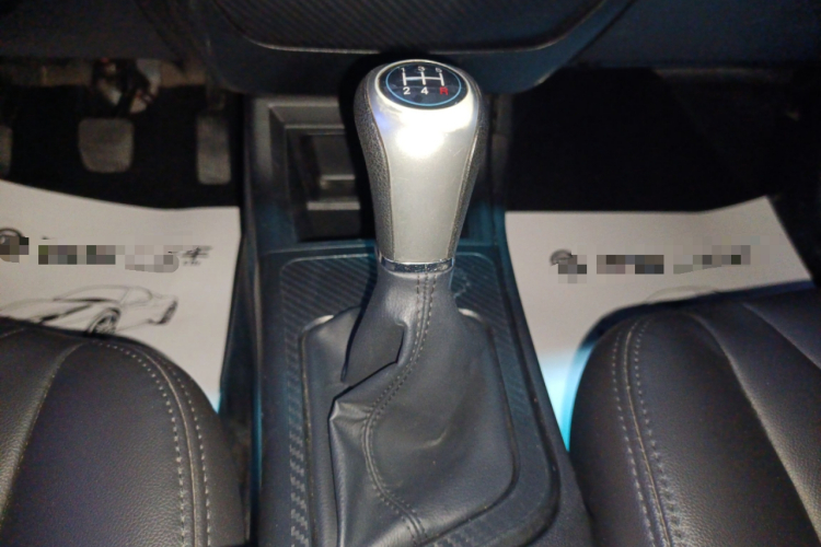 纳智捷 锐3 2016款 1.6L 手动智享型中控内饰18