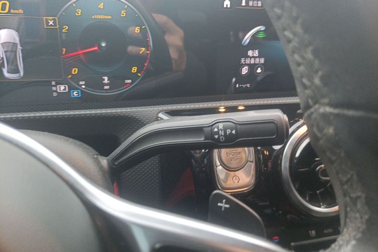 奔驰A级 2021款 A 200 L 运动轿车动感型中控内饰18