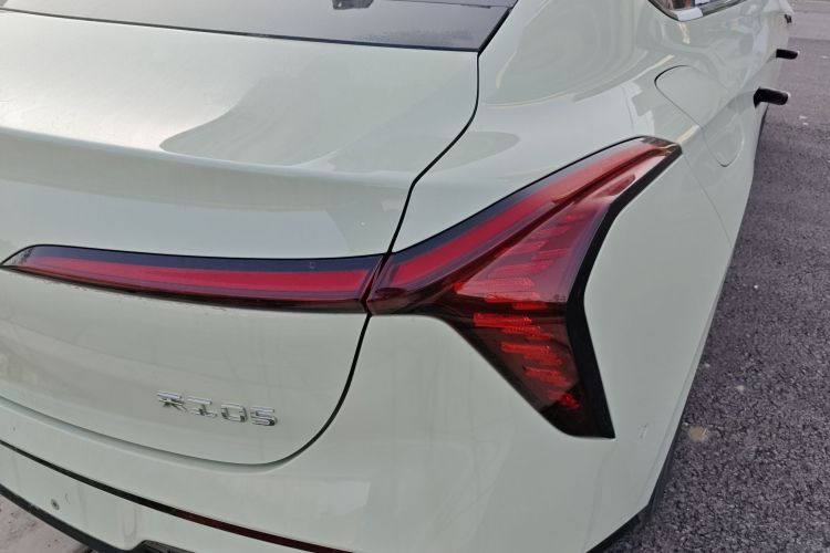 红旗天工05 2025款 550智选版车身外观6006