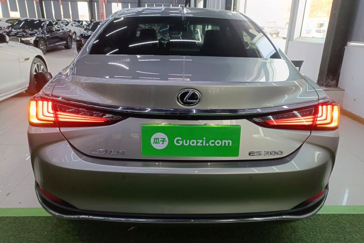 雷克萨斯ES 2021款 200 卓越版车身外观6