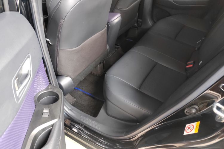 丰田C-HR 2020款 2.0L 领先版中控内饰21