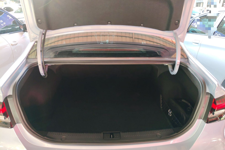 飞凡汽车 飞凡ER6 2020款 620km 智享版机舱底盘23