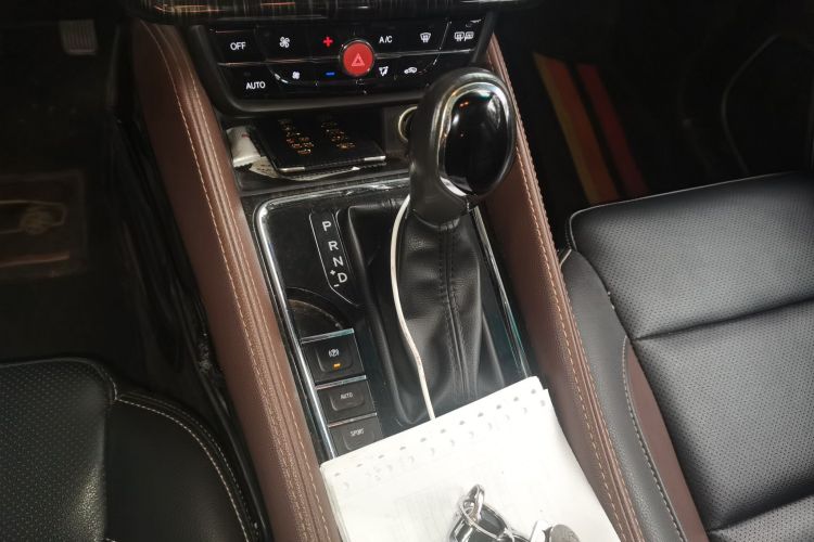 SWM斯威汽车 SWM斯威X7 2017款 1.5T 自动智享型 7座中控内饰18