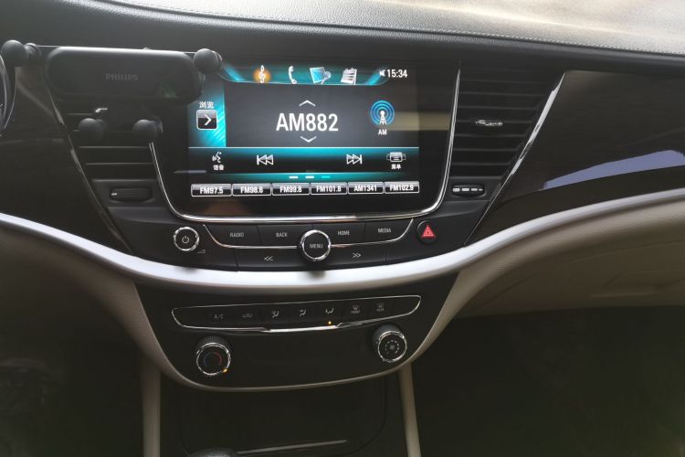 别克 威朗 2018款 三厢 15S 自动领先型中控内饰16