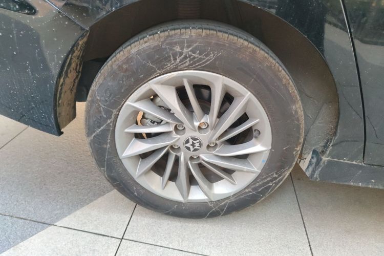 启辰D60 2023款 PLUS 1.6L XL CVT悦领版车身外观6008