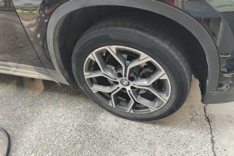 宝马X1 2020款 sDrive20Li 尊享型车身外观6007