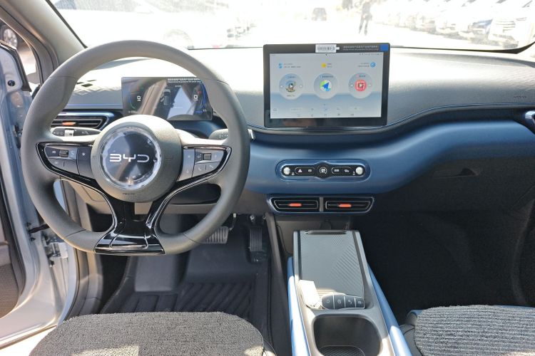 比亚迪 海鸥 2025款 智驾版 305km 活力版中控内饰12