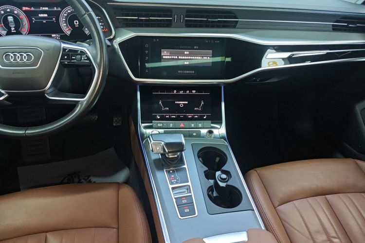 奥迪A7 2020款 40 TFSI 豪华型中控内饰16